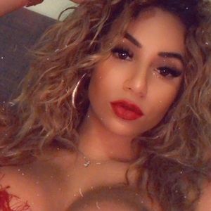 Meet your Posher, Vanessa